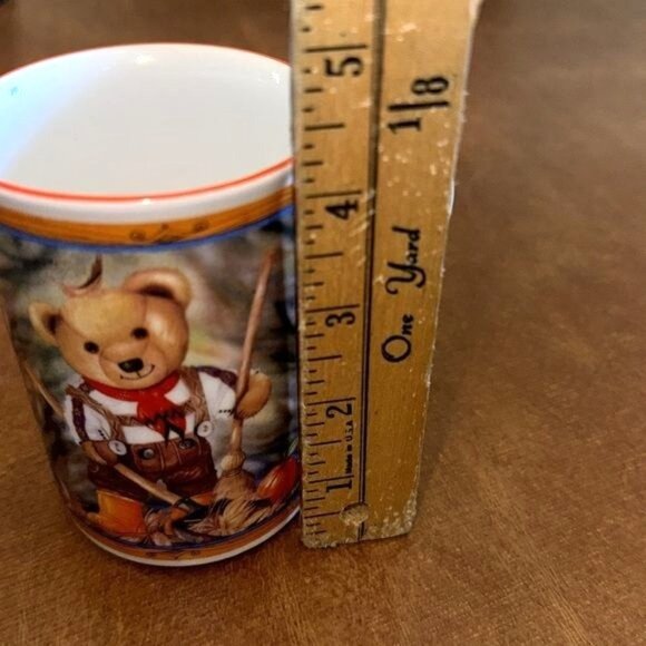 Crown Trent Fine Bone China Teddy Bear Mug - Picture 7 of 7